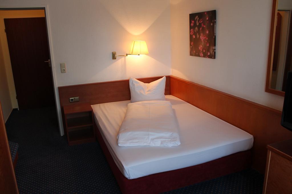 Hotel-Restaurant Seegarten Quickborn Quickborn  Εξωτερικό φωτογραφία